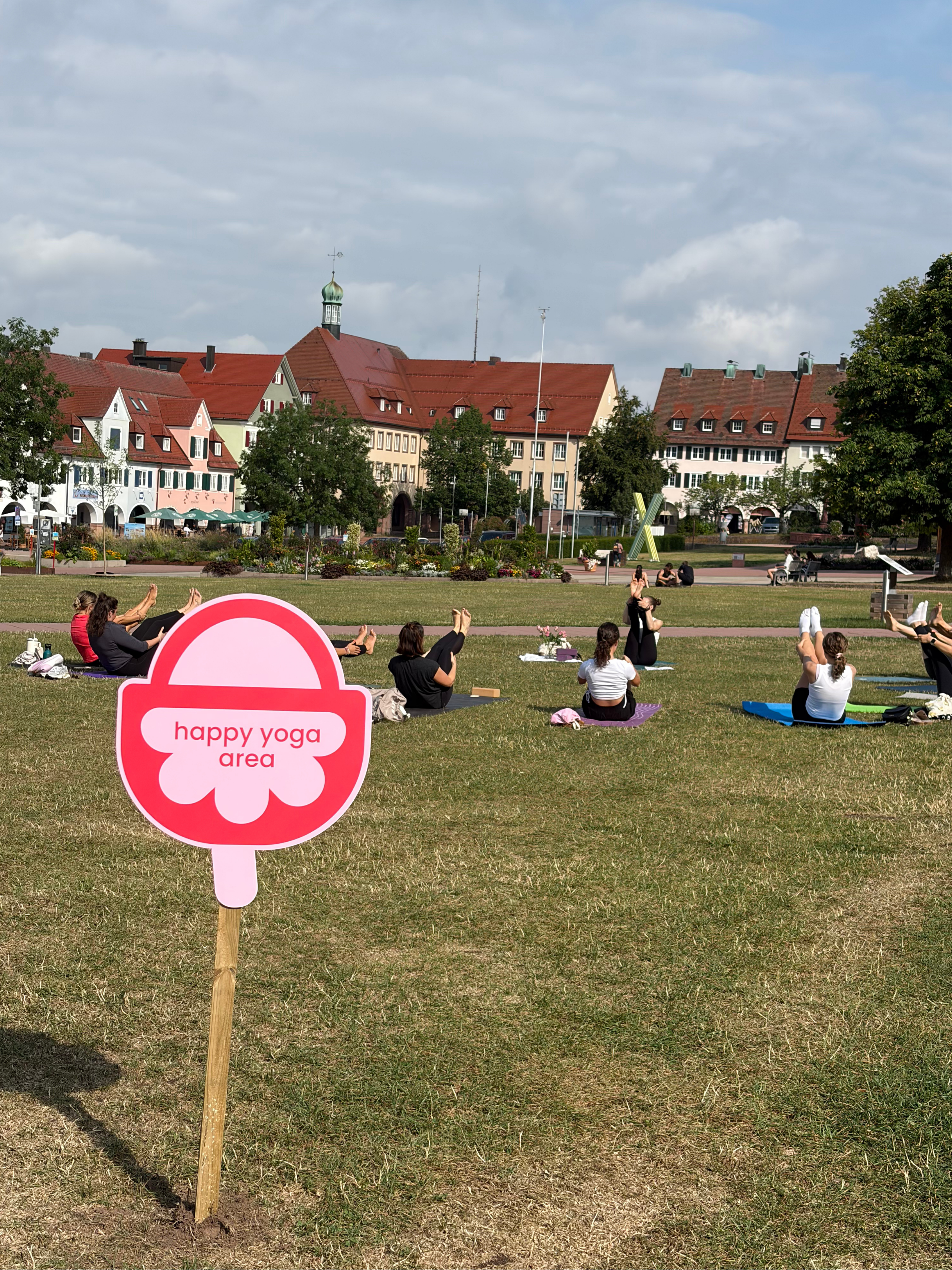 happy yoga area auf dem Marktplatz Freudenstadt